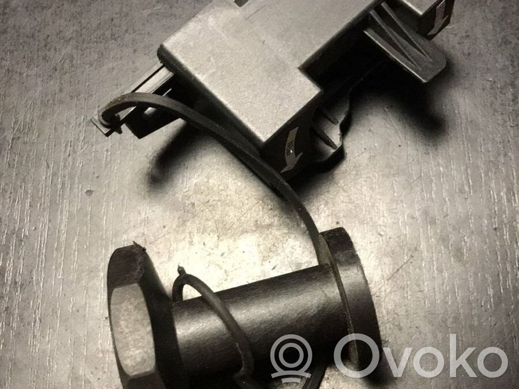 BMW 3 E46 Tornillo de la rueda de repuesto 