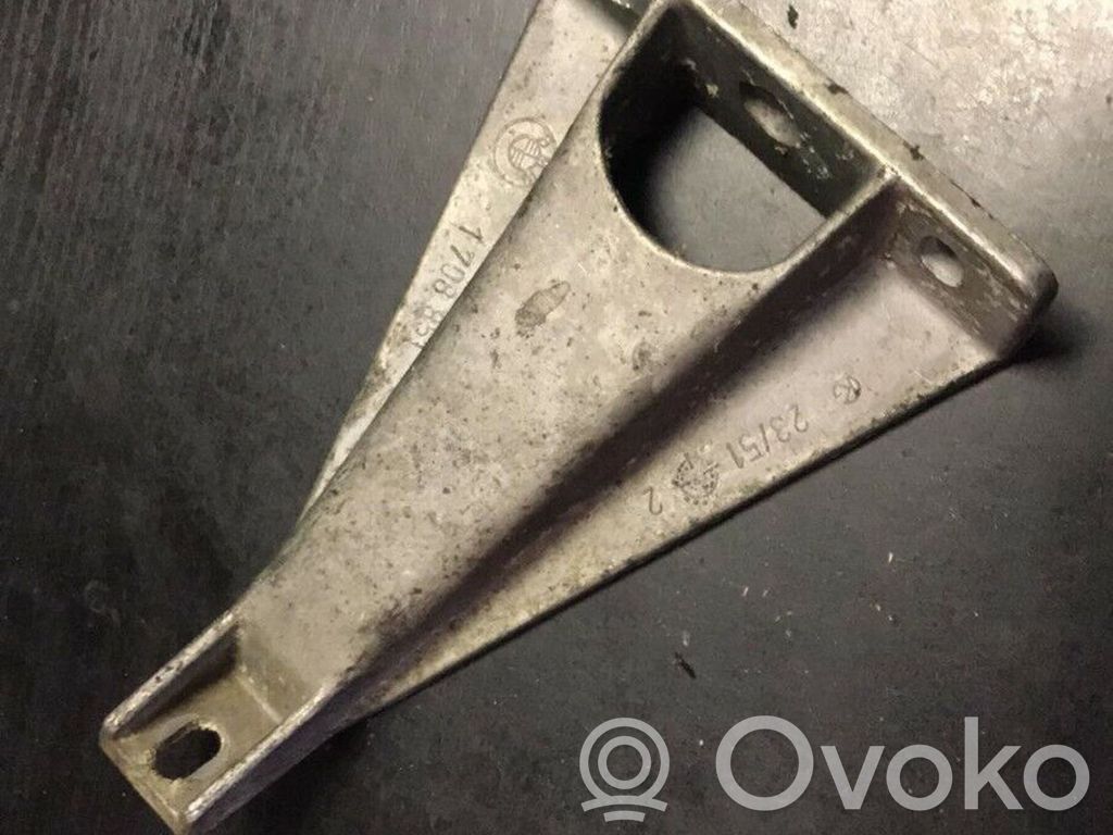 Engine mounting bracket   1708851