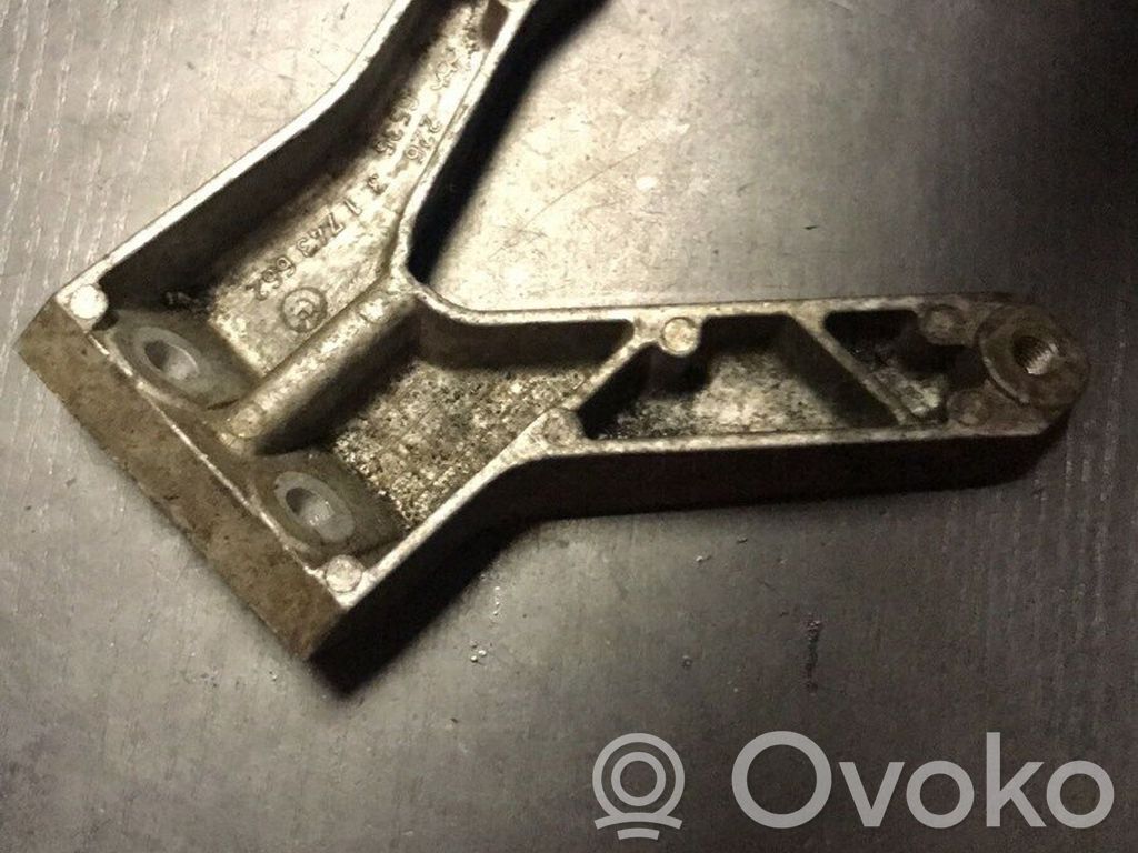 BMW 3 E46 Engine mounting bracket 