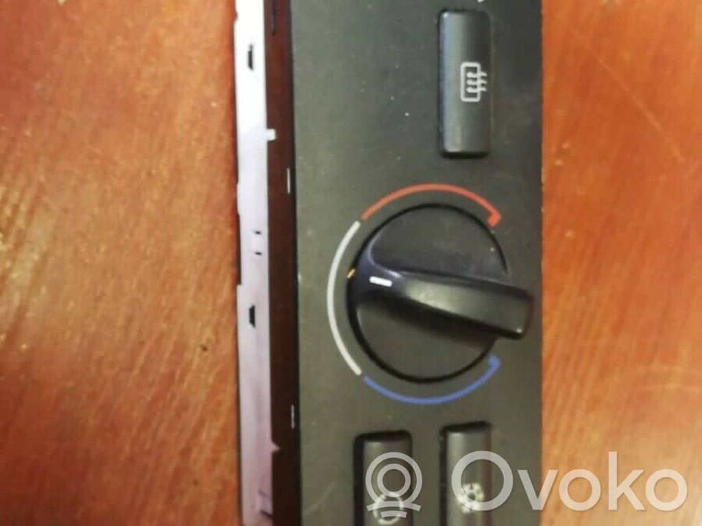 BMW 3 E46 Climate control unit 