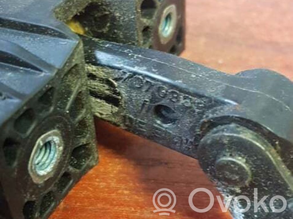 BMW 1 E81 E87 Front door check strap stopper 