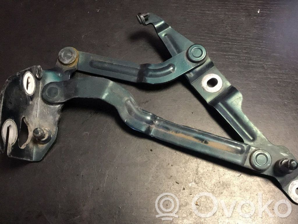 Audi A4 S4 B5 8D Tailgate/trunk/boot hinge 