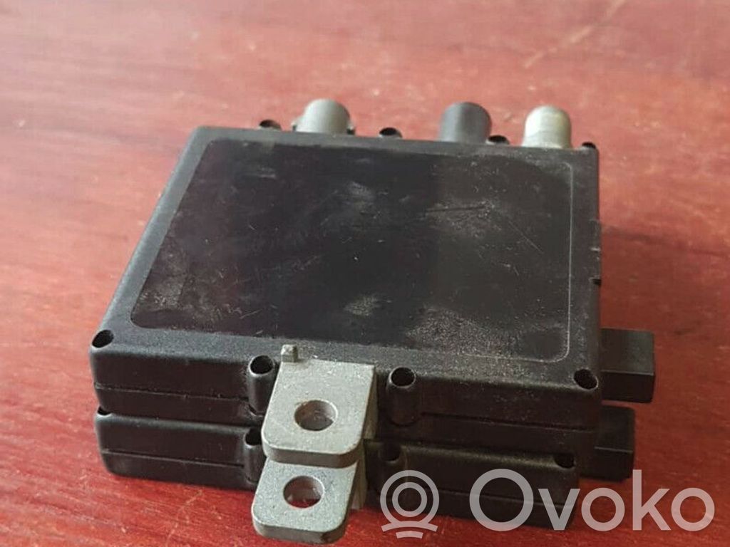 BMW 3 E46 Antenos stiprintuvas 