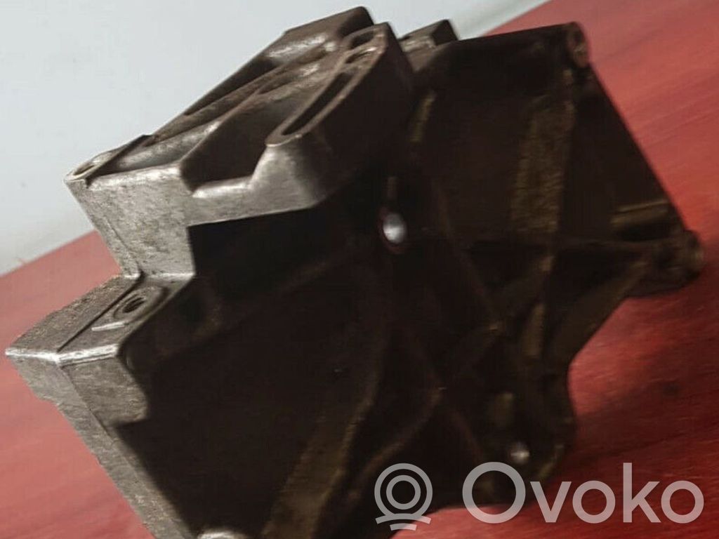 Audi A4 S4 B5 8D A/C compressor mount bracket 