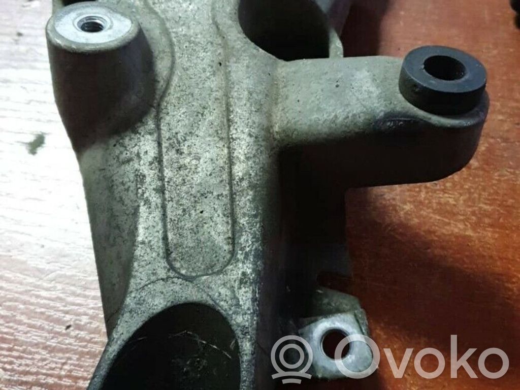 BMW 3 E90 E91 Engine mounting bracket 