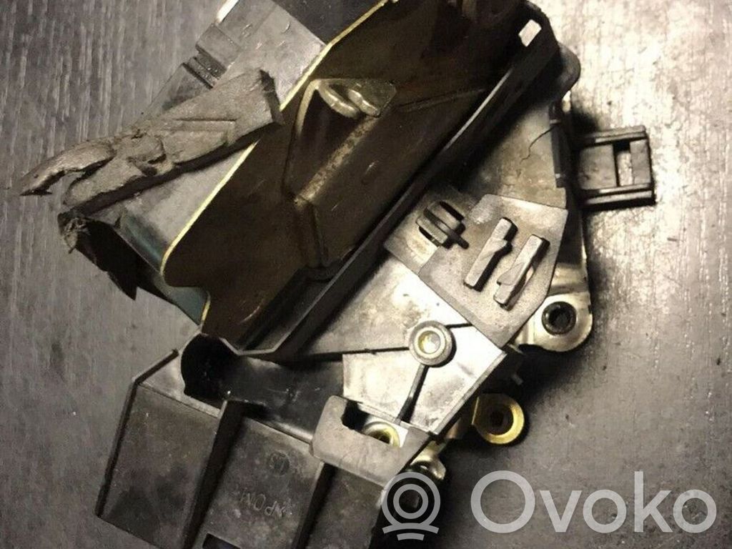 BMW 5 E39 Galinių durų spyna 