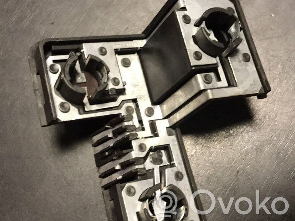 Opel Omega B1 Tail light bulb cover holder 