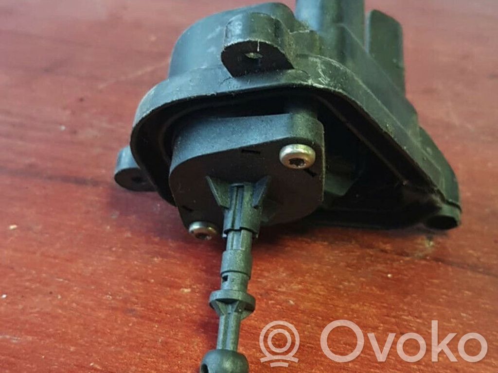 BMW 5 E39 Headlight level adjustment motor 
