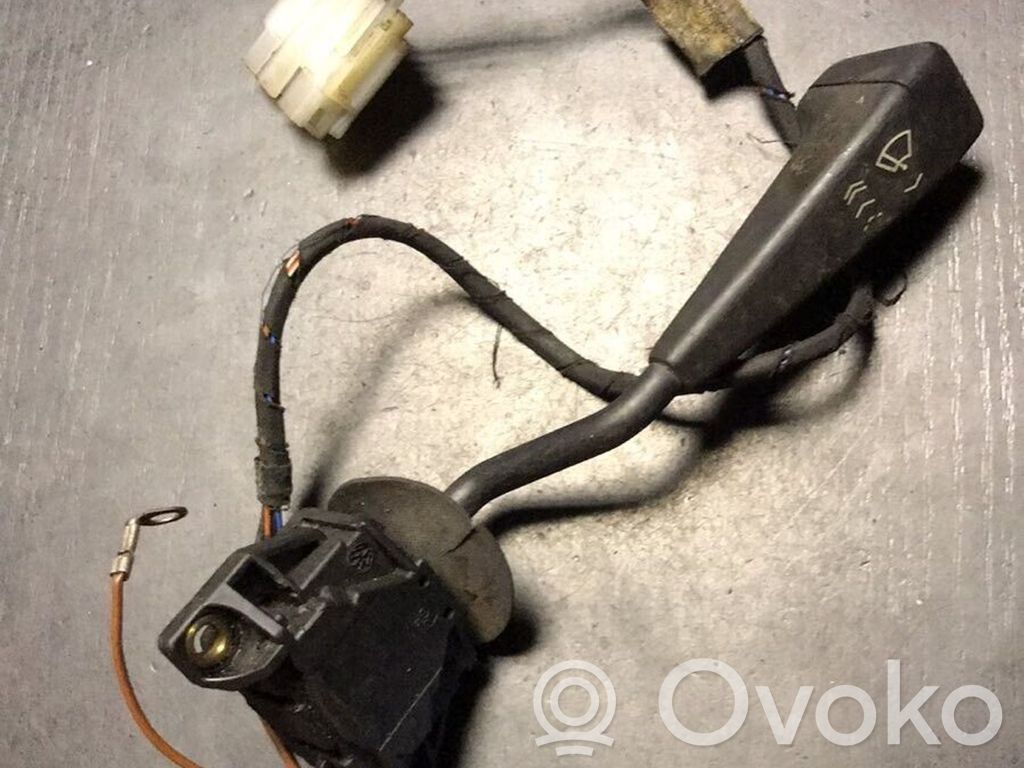 BMW 5 E34 Pyyhkijän vipu 