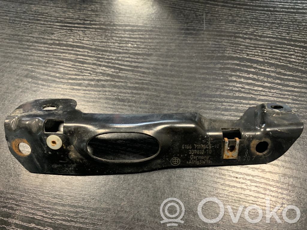 BMW 5 E60 E61 Muu moottoritilan osa 