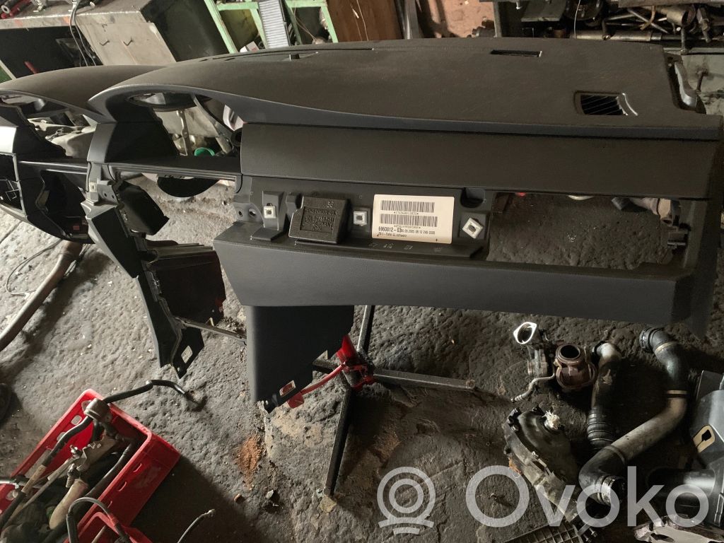 BMW 5 E60 E61 Dashboard 
