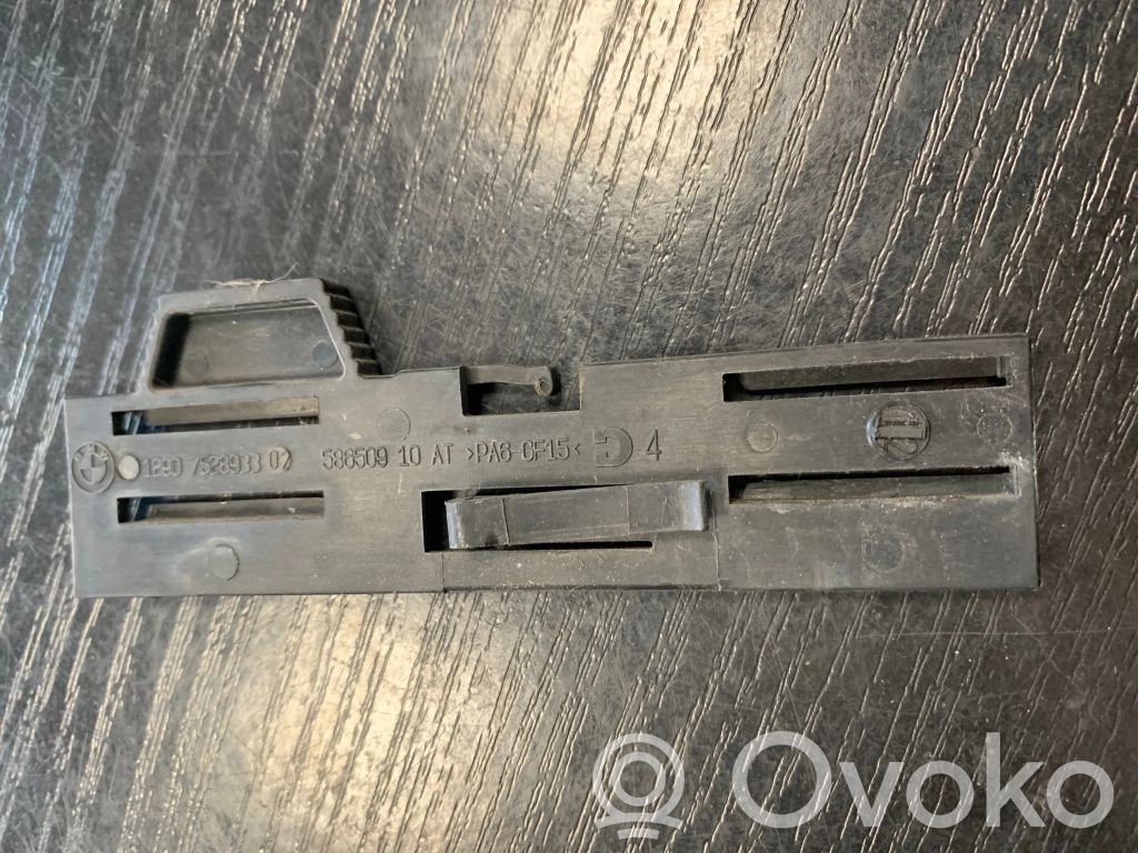 BMW 1 E81 E87 Other engine bay part 