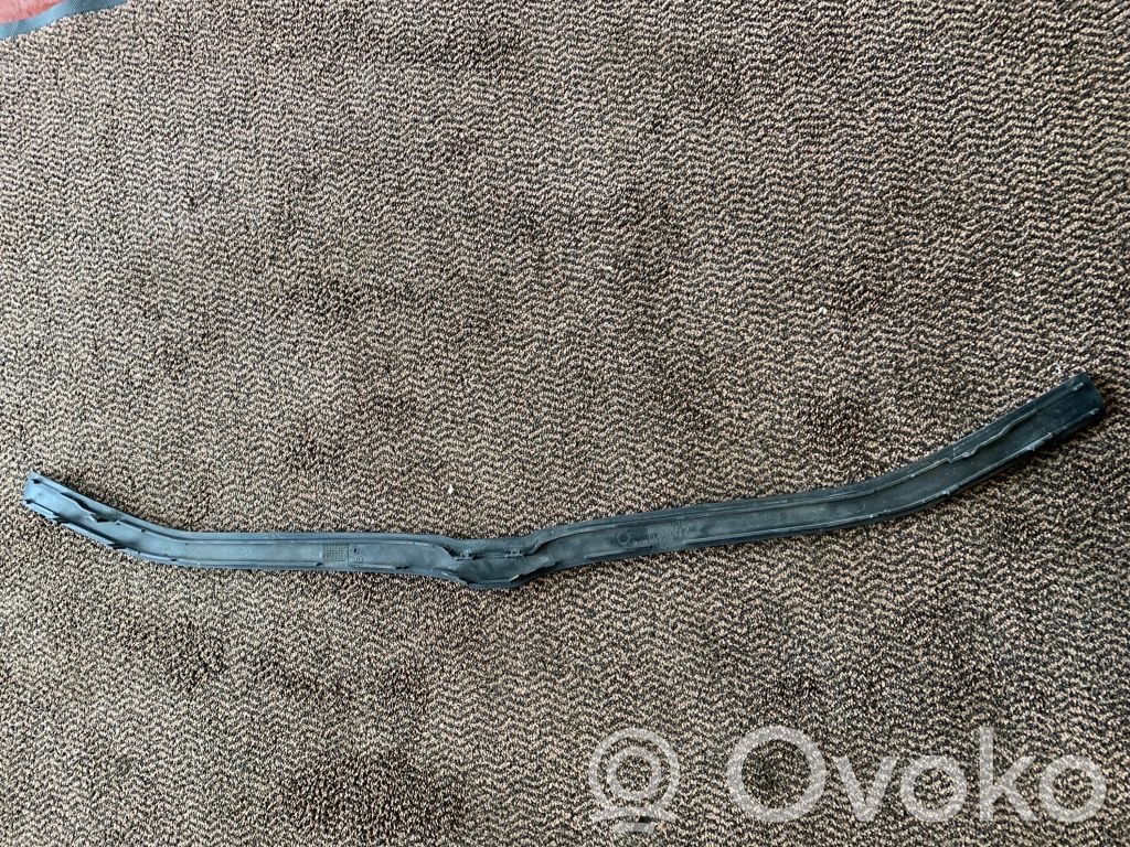 BMW 5 E60 E61 Ylempi jäähdyttimen ylätuen suojapaneeli 