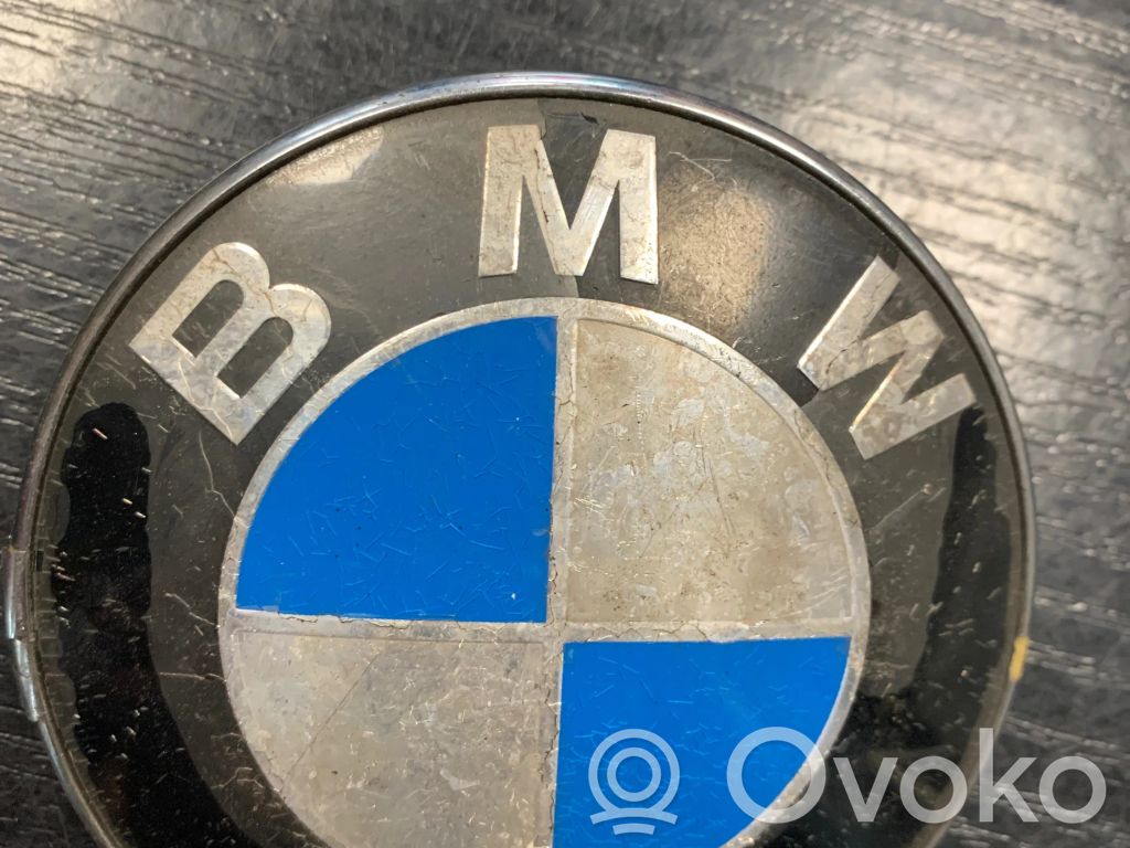 BMW 5 E60 E61 Gamintojo ženkliukas 