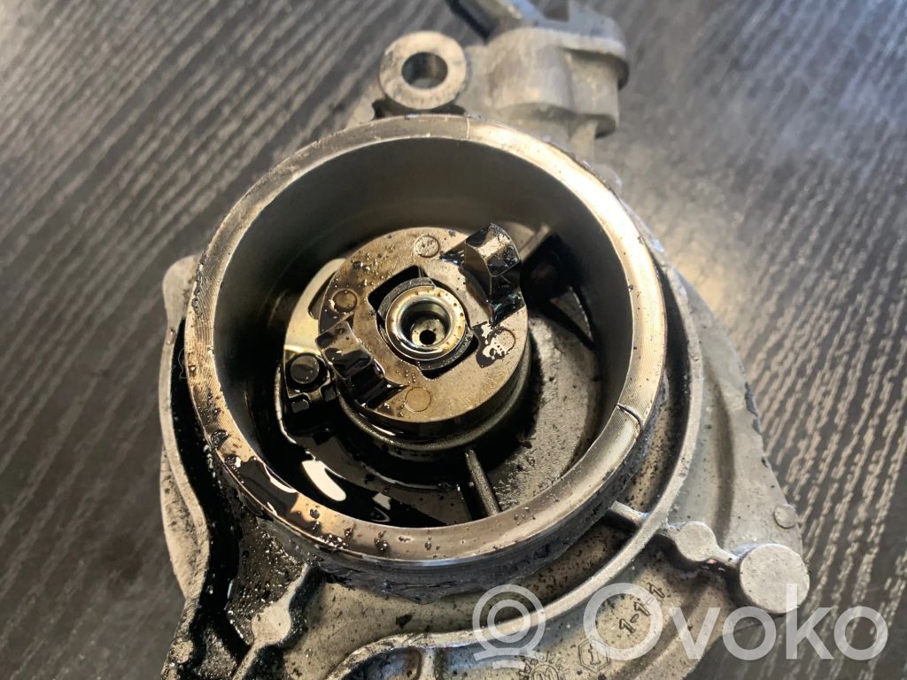 BMW 3 E46 Vacuum pump 