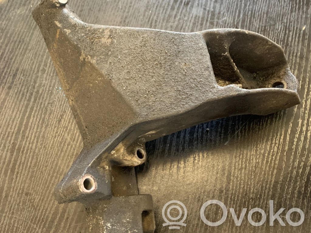 BMW 3 E46 Engine mounting bracket 