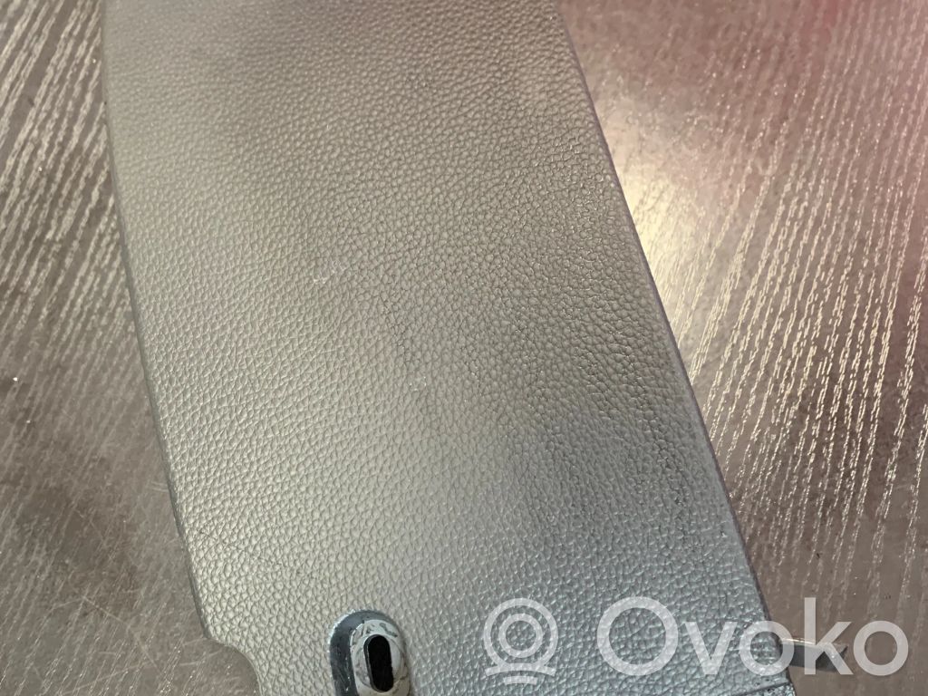 BMW 1 E81 E87 Kita salono detalė 