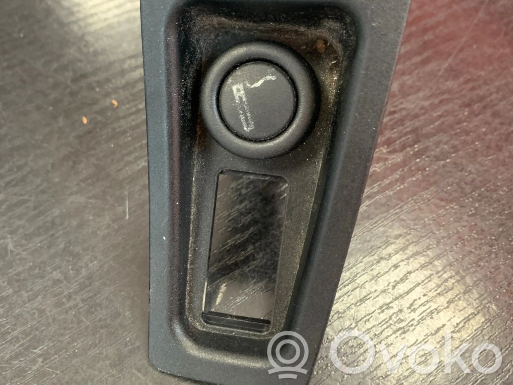 BMW 1 E81 E87 Kita salono detalė 