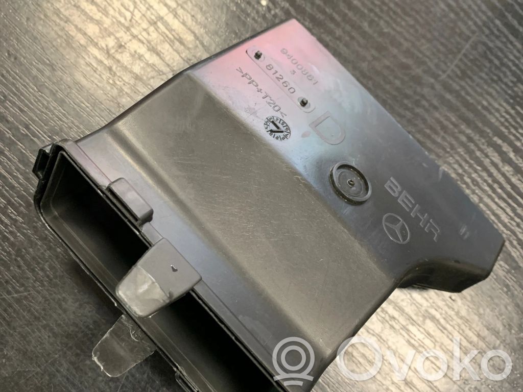 Mercedes-Benz C W203 Air intake duct part 
