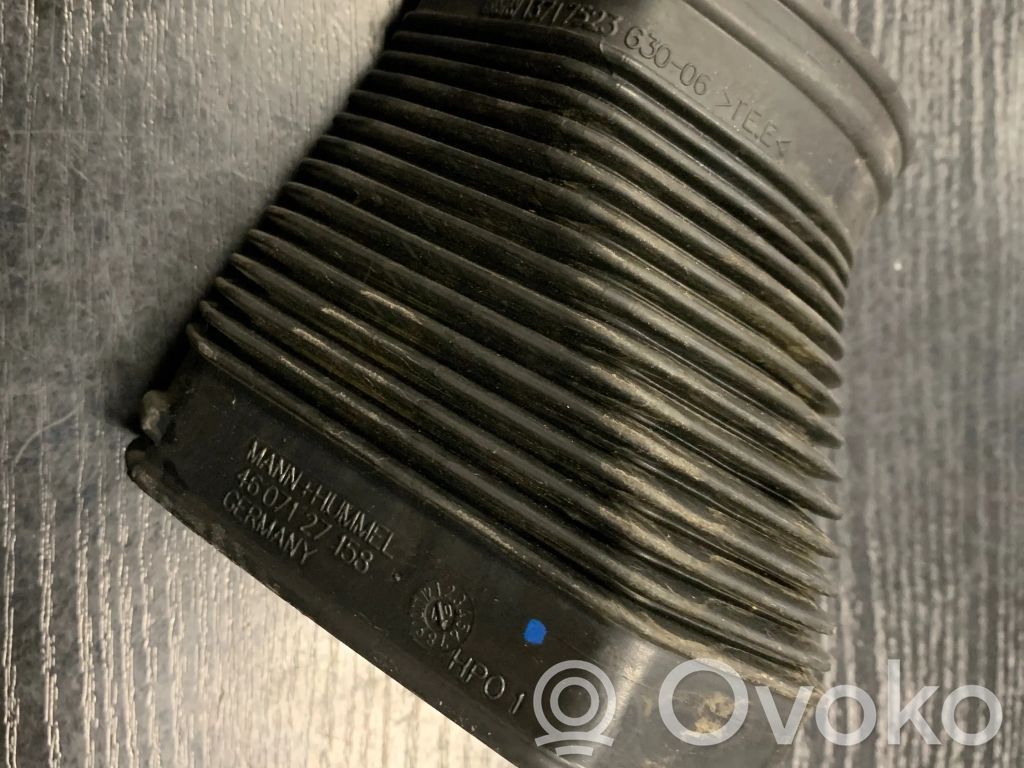 BMW 1 E81 E87 Air intake duct part 