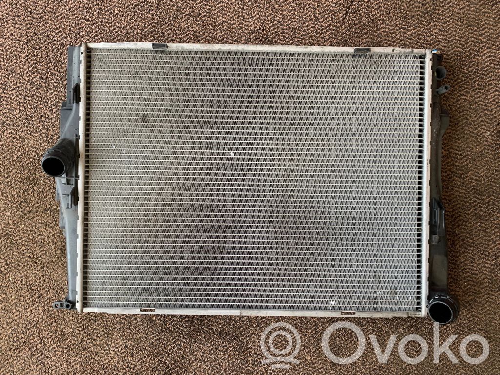 BMW 1 E81 E87 Jäähdyttimen lauhdutin 