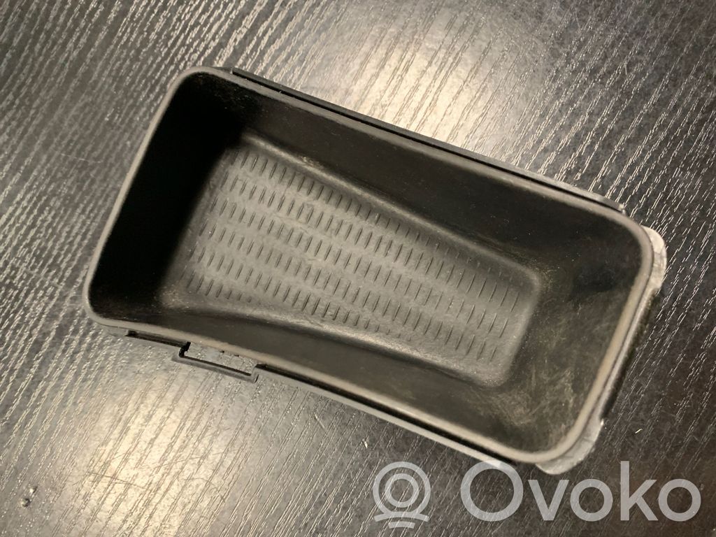Glove box central console   7118034