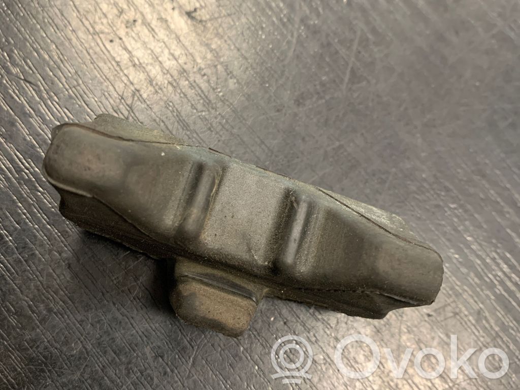 Radiator mount bracket   7542516