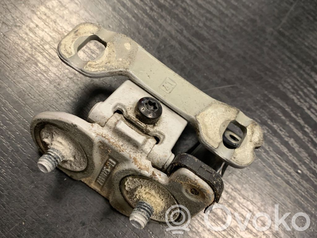 BMW 1 E81 E87 Aizmugurējā pārsega eņģe (-ess) 