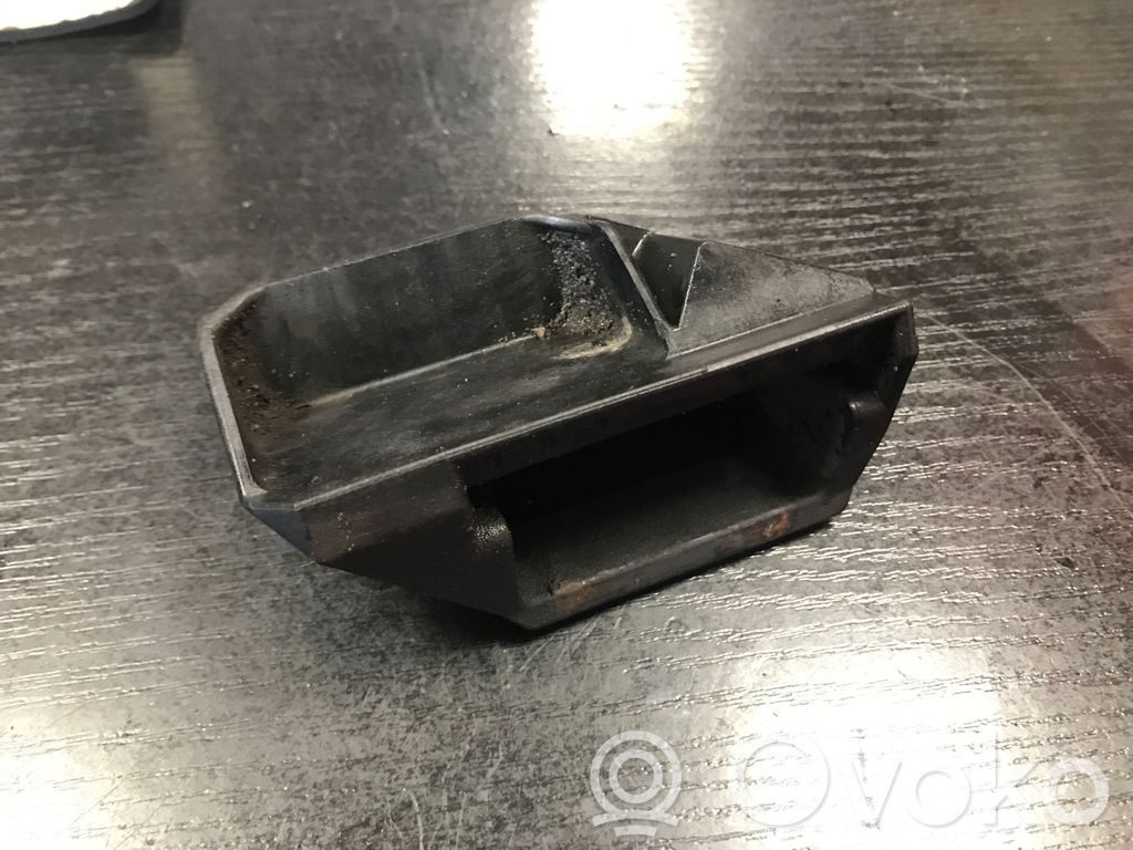 BMW 7 E65 E66 Fixation de radiateur 