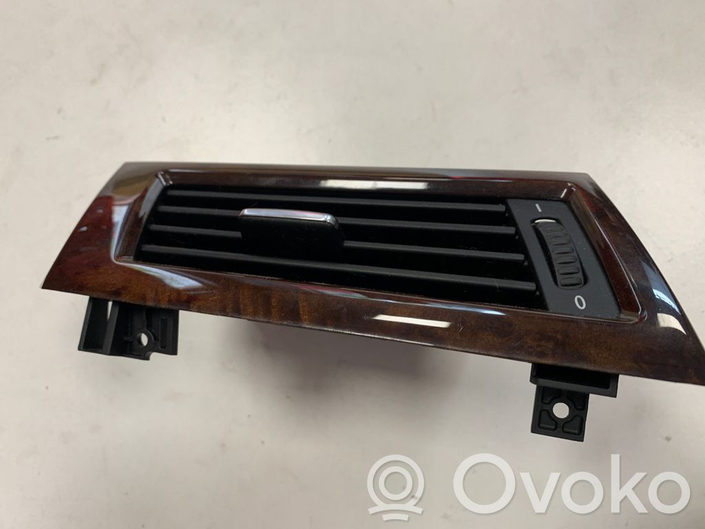 BMW 5 E60 E61 Kojelaudan hansikaslokeron lista 