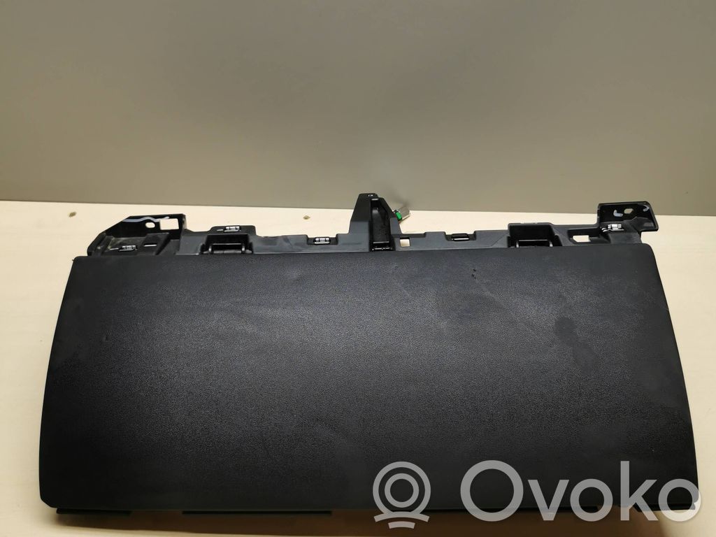 Tesla Model Y Handschuhfach 
