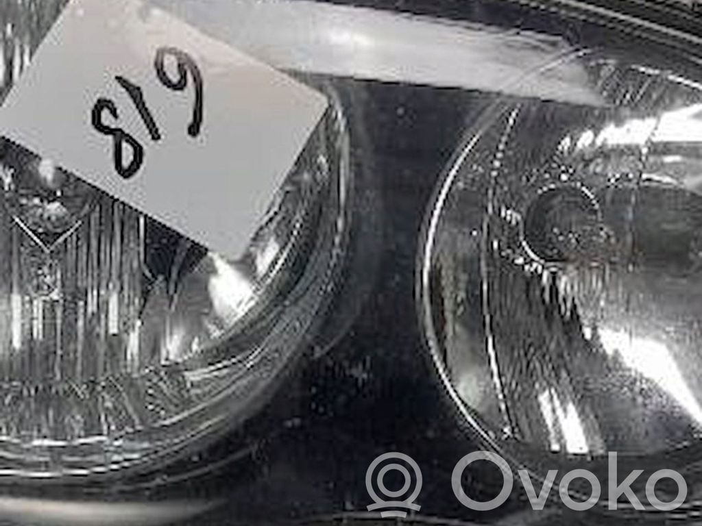 Toyota Corolla Verso E110 Headlight/headlamp 