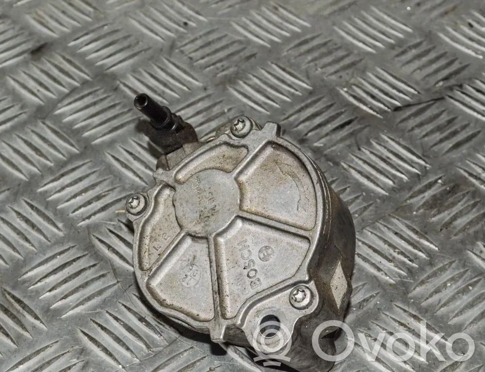 Peugeot 308 Vacuum pump 
