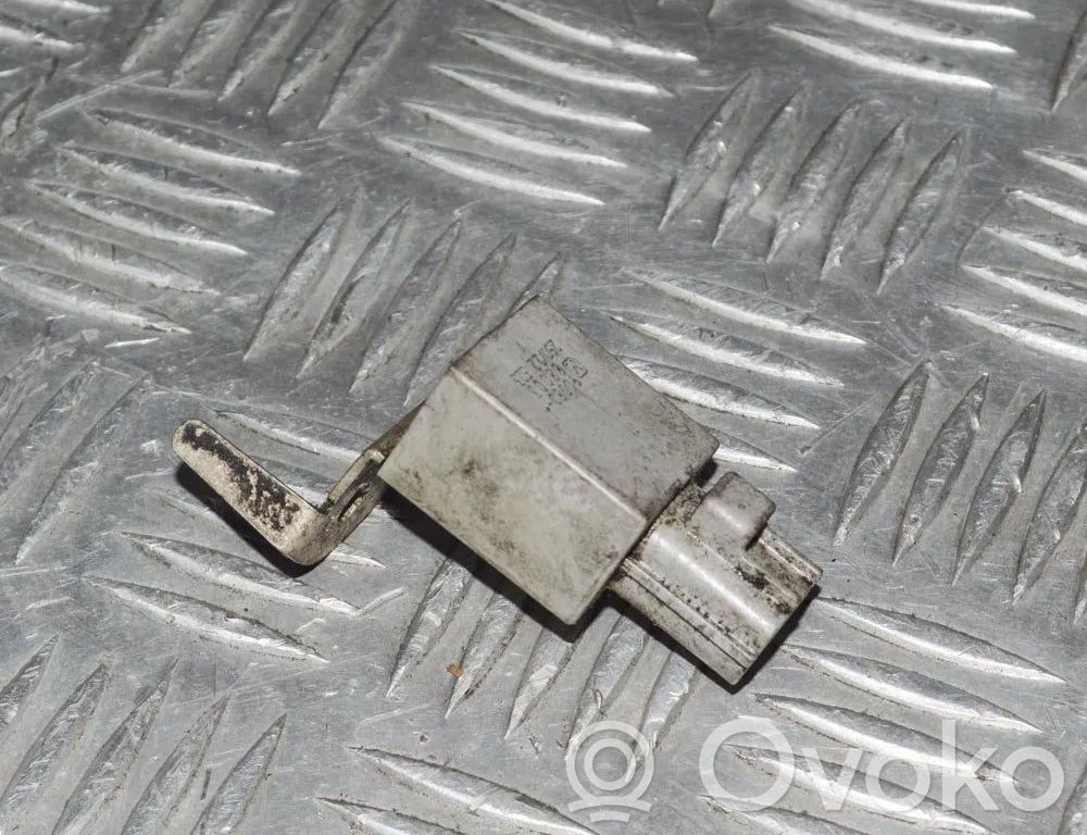 Toyota Avensis T250 Citu veidu instrumenti 