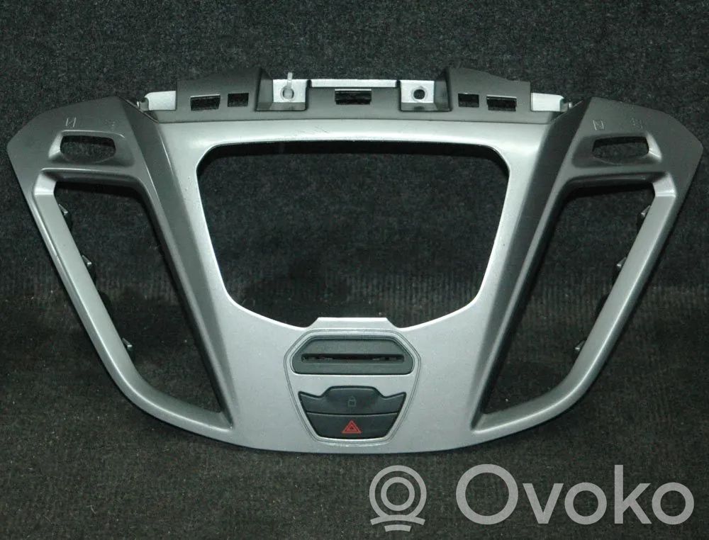 Ford Transit -  Tourneo Connect Verkleidung Radio / Navigation 