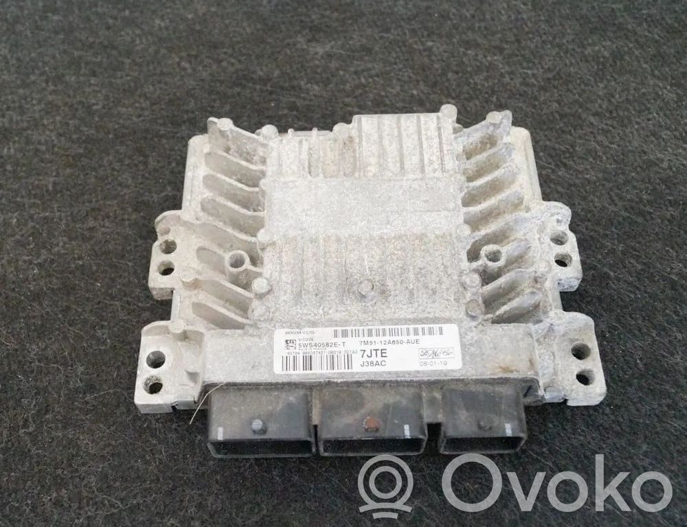 Ford C-MAX I Engine control unit/module 