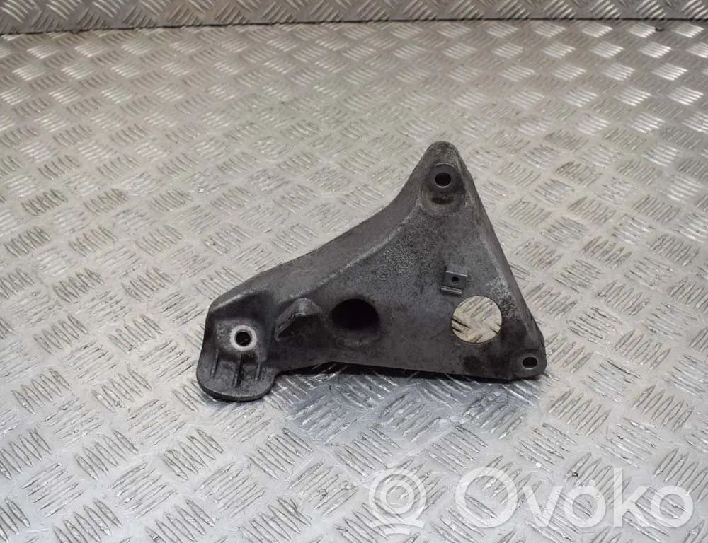 BMW 5 E60 E61 Engine mounting bracket 