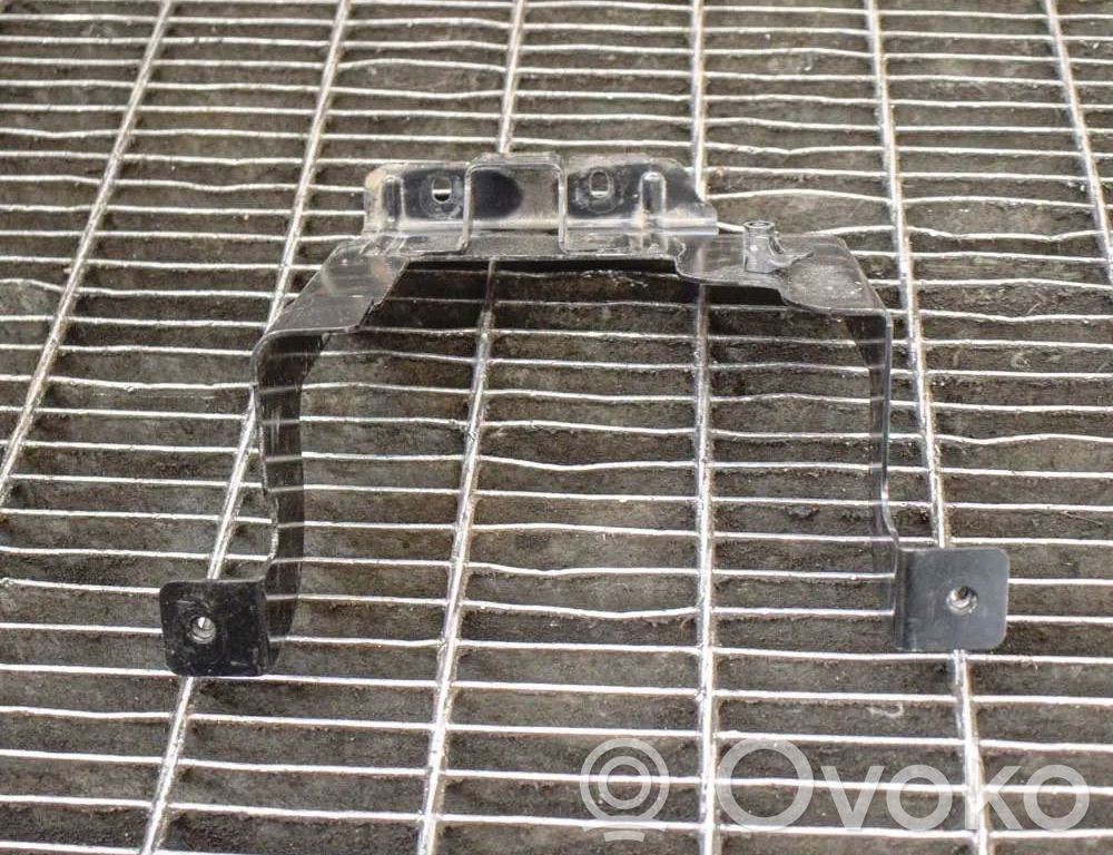 Volvo XC40 Battery bracket 