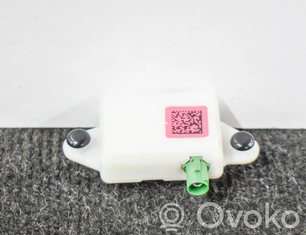 Tesla Model 3 Antenos stiprintuvas 