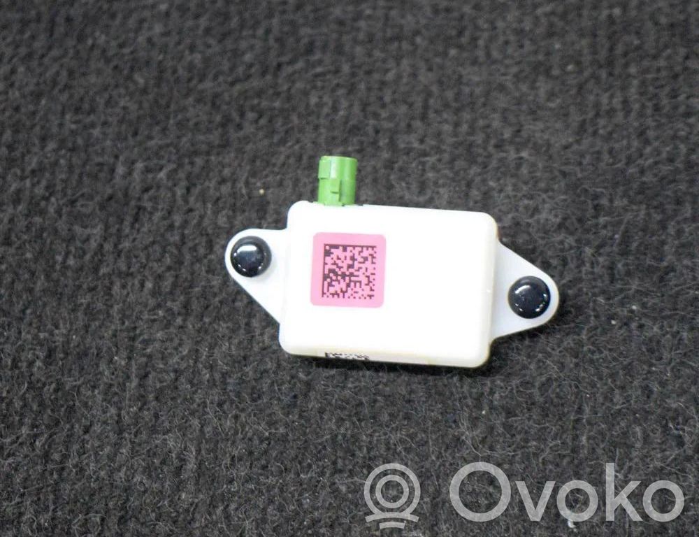 Antenos stiprintuvas   109330600E