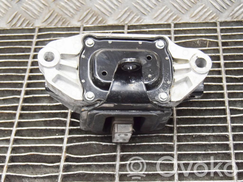 Hyundai Tucson TL Engine mount bracket 