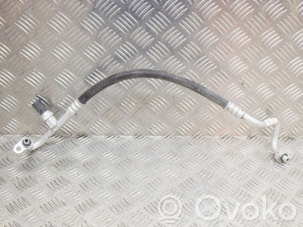 Tesla Model 3 Ilmastointilaitteen putki (A/C) 