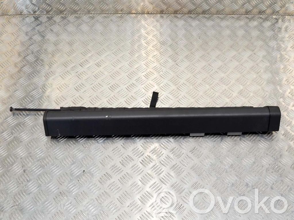 Volvo V70 Kita salono detalė 