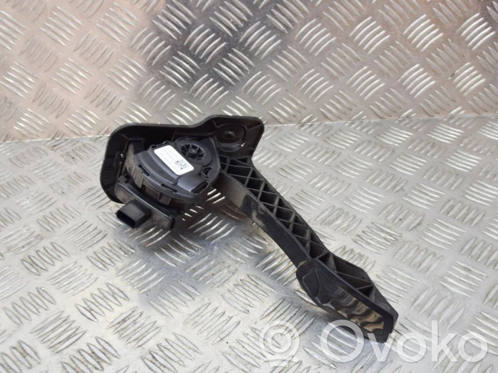 Akceleratoriaus pedalas   BK219F836AE,6C119966AA,6PV93456200