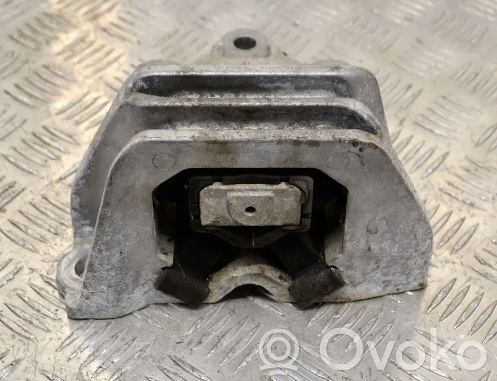Renault Zoe Engine mount bracket 