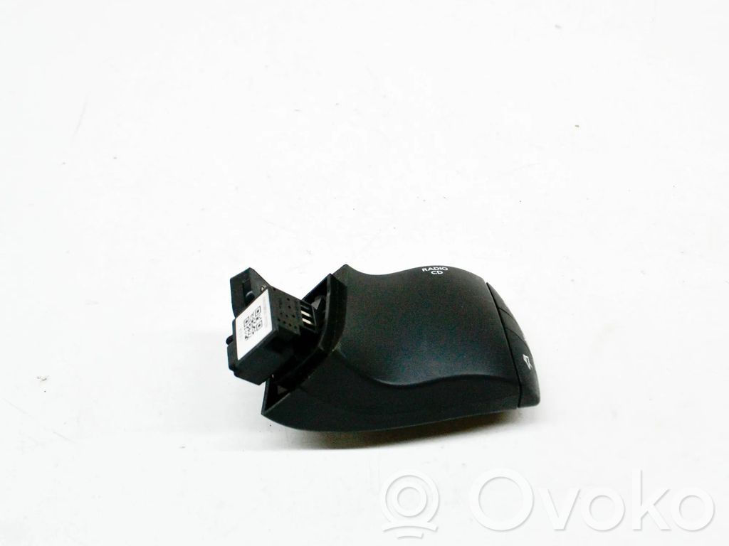 Renault Koleos I Steering wheel buttons/switches 