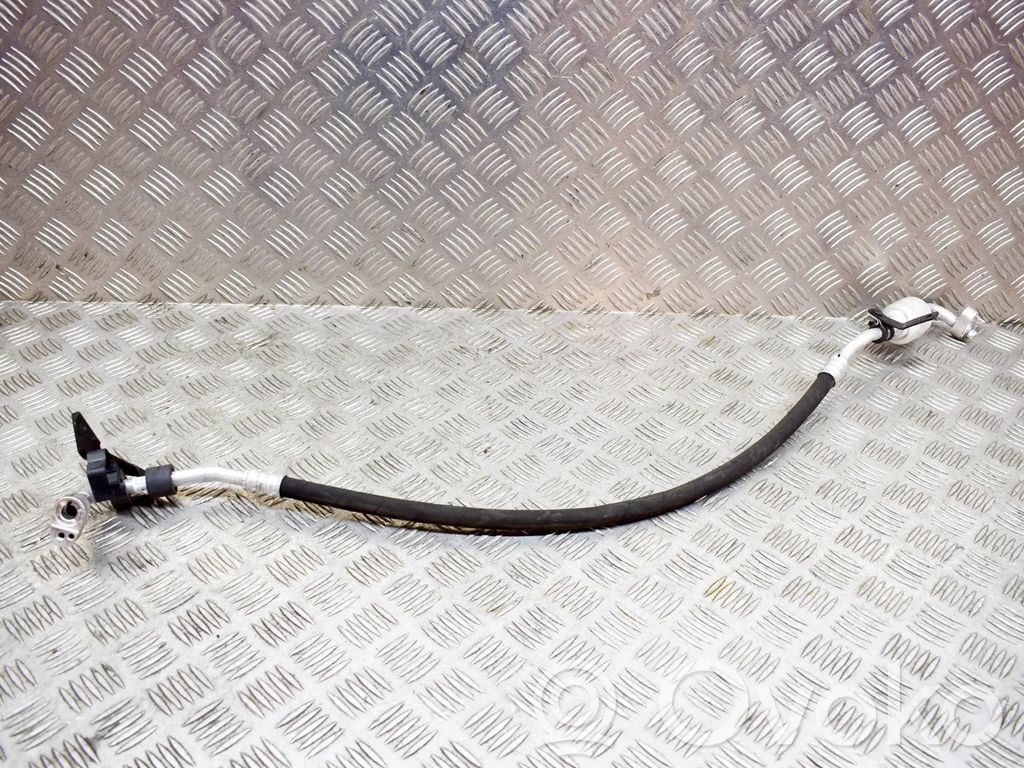BMW i3 Ilmastointilaitteen putki (A/C) 