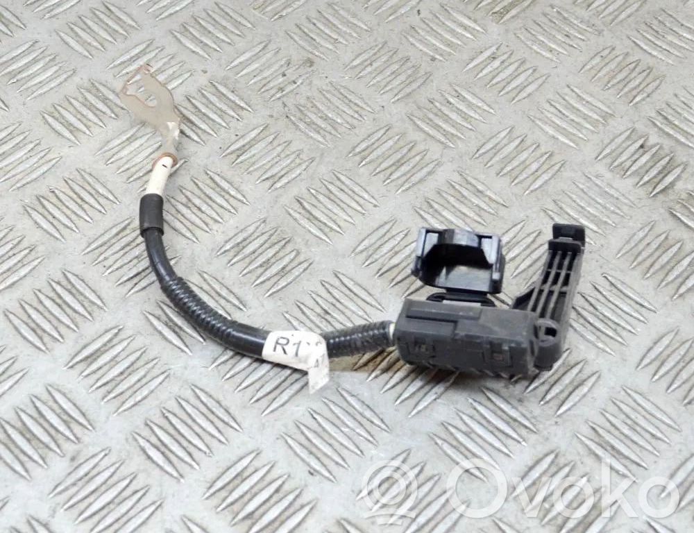 Toyota Auris 150 Minus / Klema / Przewód akumulatora 