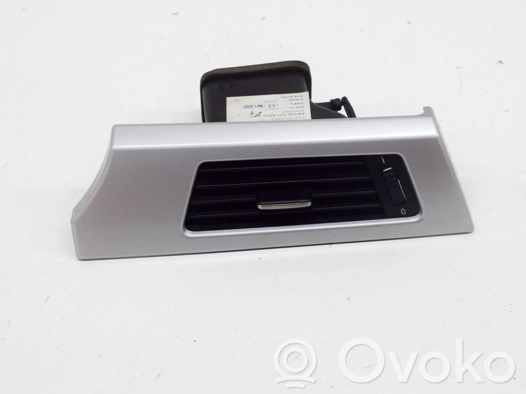 BMW 3 E92 E93 Lango oro grotelės 