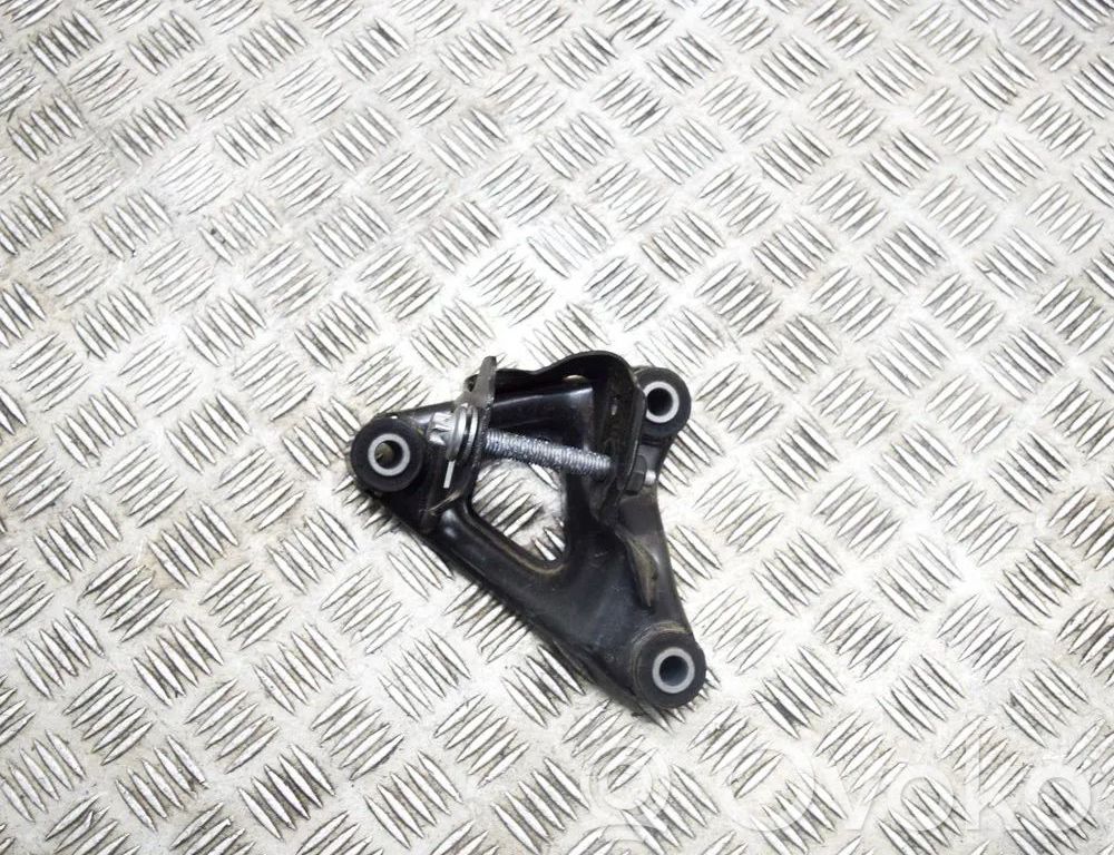Engine mounting bracket   111152000B,111023200C